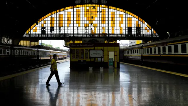 FOTO: Meledak, Thailand Catat Rekor Harian Kasus COVID-19