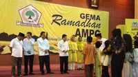 Ketua Umum Partai Golkar Setya Novanto memberi santunan ke anak yatim di Depok (Ady Anugrahadi/Liputan6.com)