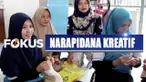 Dalam waktu satu minggu, mereka dapat menyelesaikan puluhan tas, dompet, kopiah, dan lainnya untuk dijual.