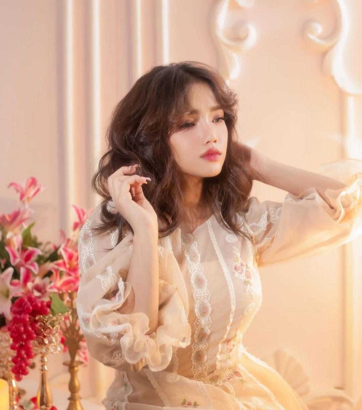 Fuji Ajak Nostalgia Lewat Foto Lawas dengan Rambut Ikal, Netizen Terkesima