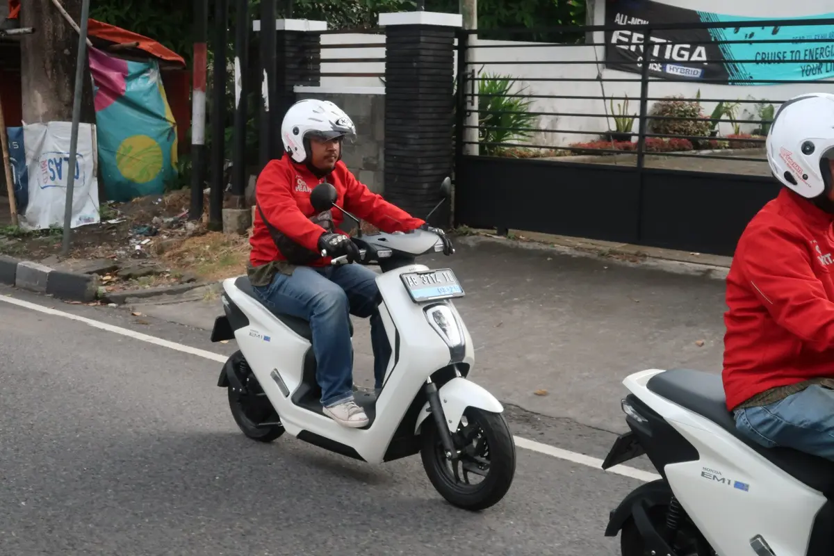 Ini yang Harus Diperhatikan saat Mengendarai Motor Listrik (ist)
