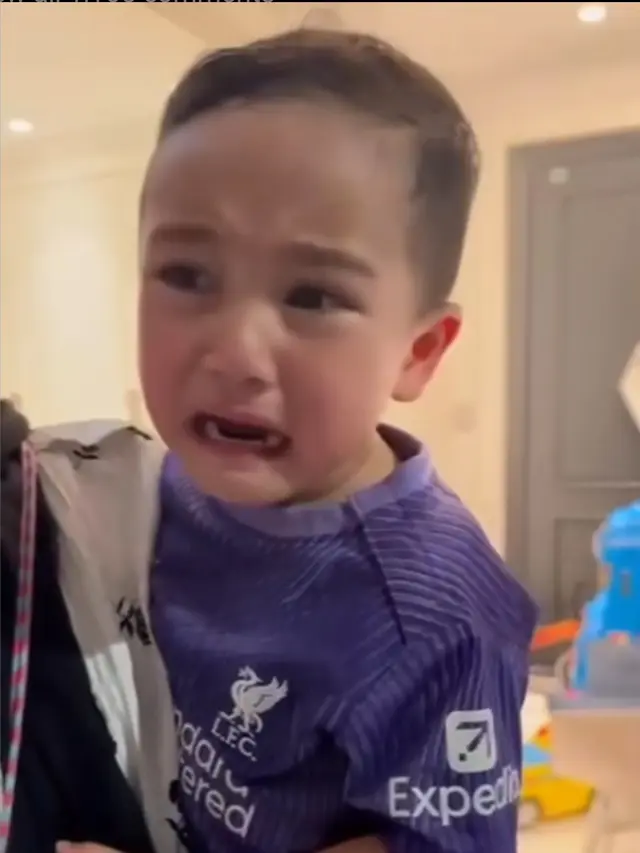 Gempi dan Rafathar Main Tenis