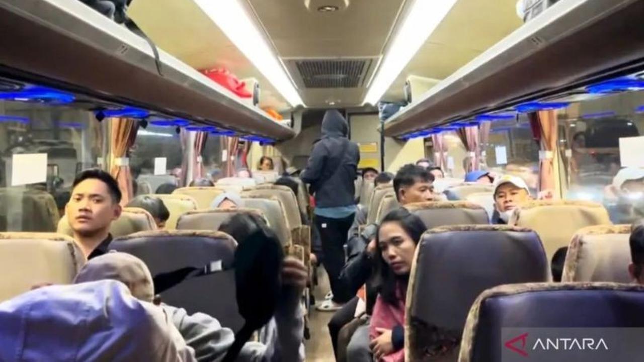 Lonjakan Penumpang Terminal Lebak Bulus Capai 6.265 Orang Jelang Lebaran 2026