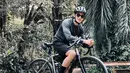 Vino juga menjadikan hobi bersepedanya jadi ajang untuk mencapai berat badan ideal. Baginya, bersepeda bisa jadi trik untuk membakar kalori. (Liputan6.com/IG/@vinogbastian__).