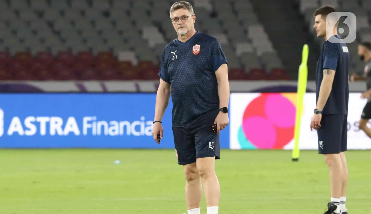 Sebelumnya, selama di Jakarta, tim asuhan pelatih Dragan Talajic sudah melakukan dua sesi latihan di Lapangan A Kompleks Gelora Bung Karno, Senayan. (Liputan6.com/Angga Yuniar)