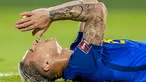Reaksi penyerang Brasil, Antony setelah kehilangan kesempatan untuk mencetak gol ke gawang Kolombia pada Kualifikasi Piala Dunia 2022 zona Amerika Selatan di Stadion Roberto Melendez, Senin (11/10/2021) dinihari WIB. Brasil ditahan Kolombia 0-0. (AP Photo/Fernando Vergara)