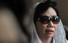 Kerabat dan sosialita besuk Nunun di RS Abdi Waluyo