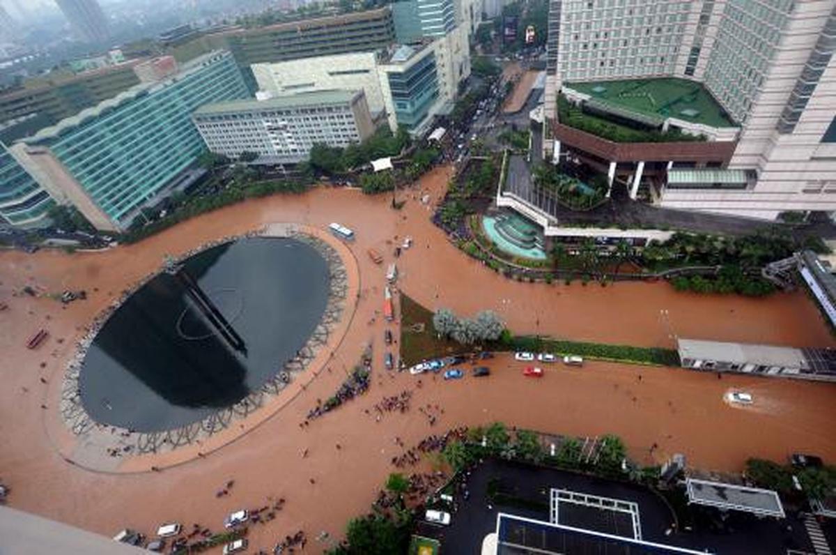 Jantung Kota Jakarta yang berubah menjadi 'sungai'