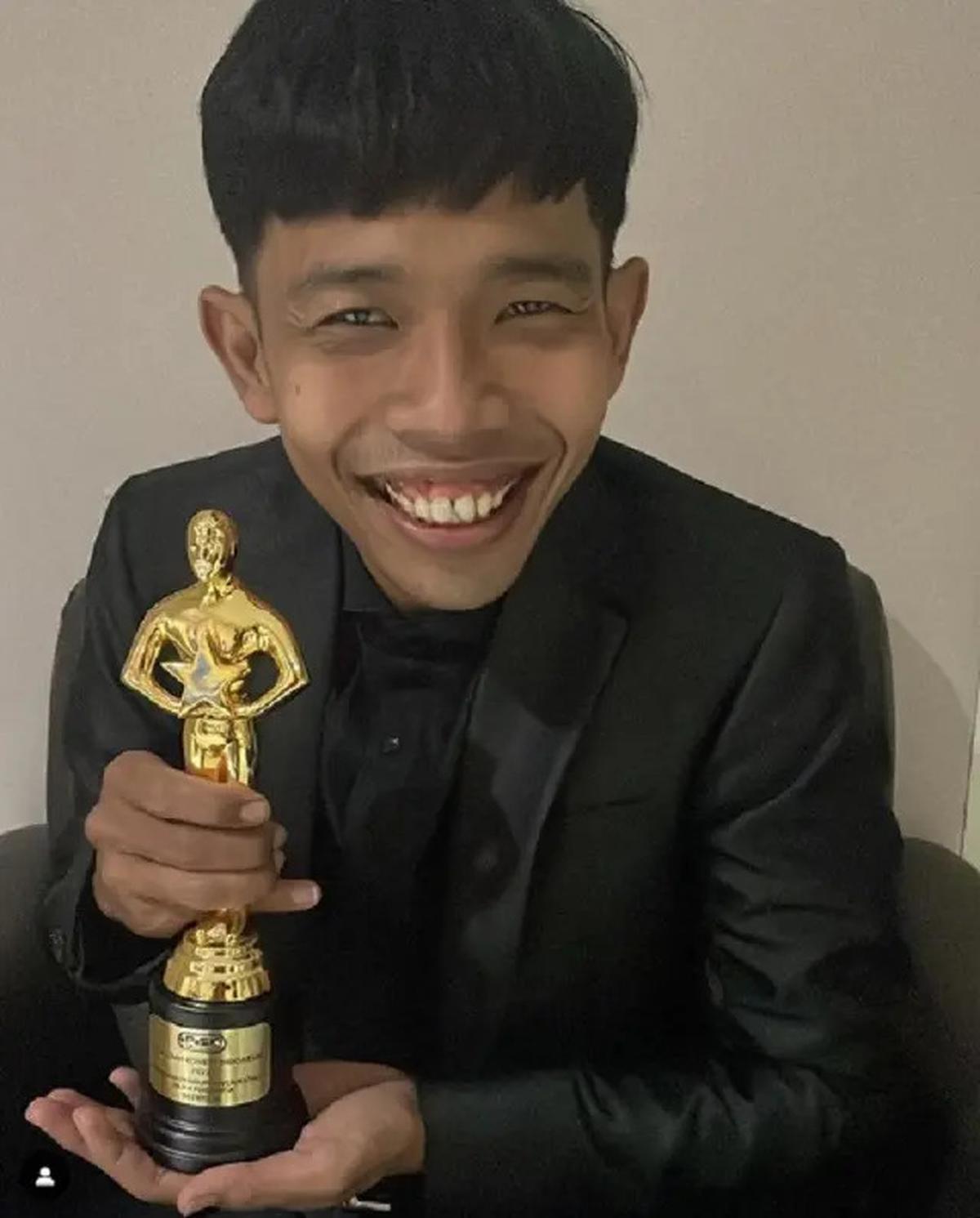 Profil Dede Sunandar, Komedian yang Tak Gengsi Jadi Pramusaji Restoran