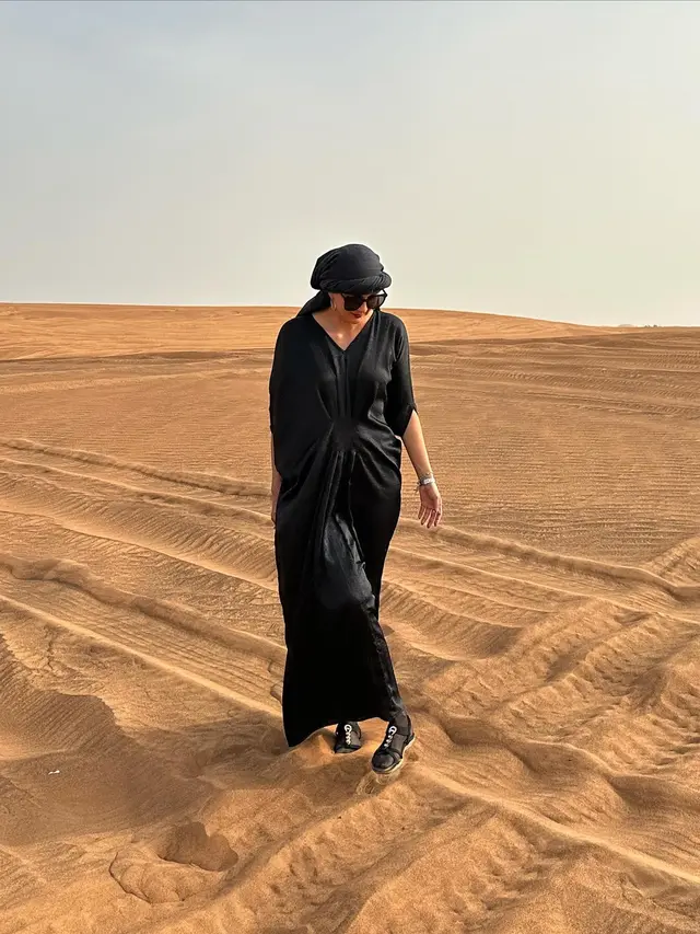 7 Potret Donna Agnesia Pakai Kaftan Waktu Liburan di Dubai Ini Curi Perhatian