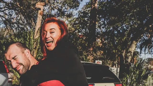 Ilustrasi Relationship