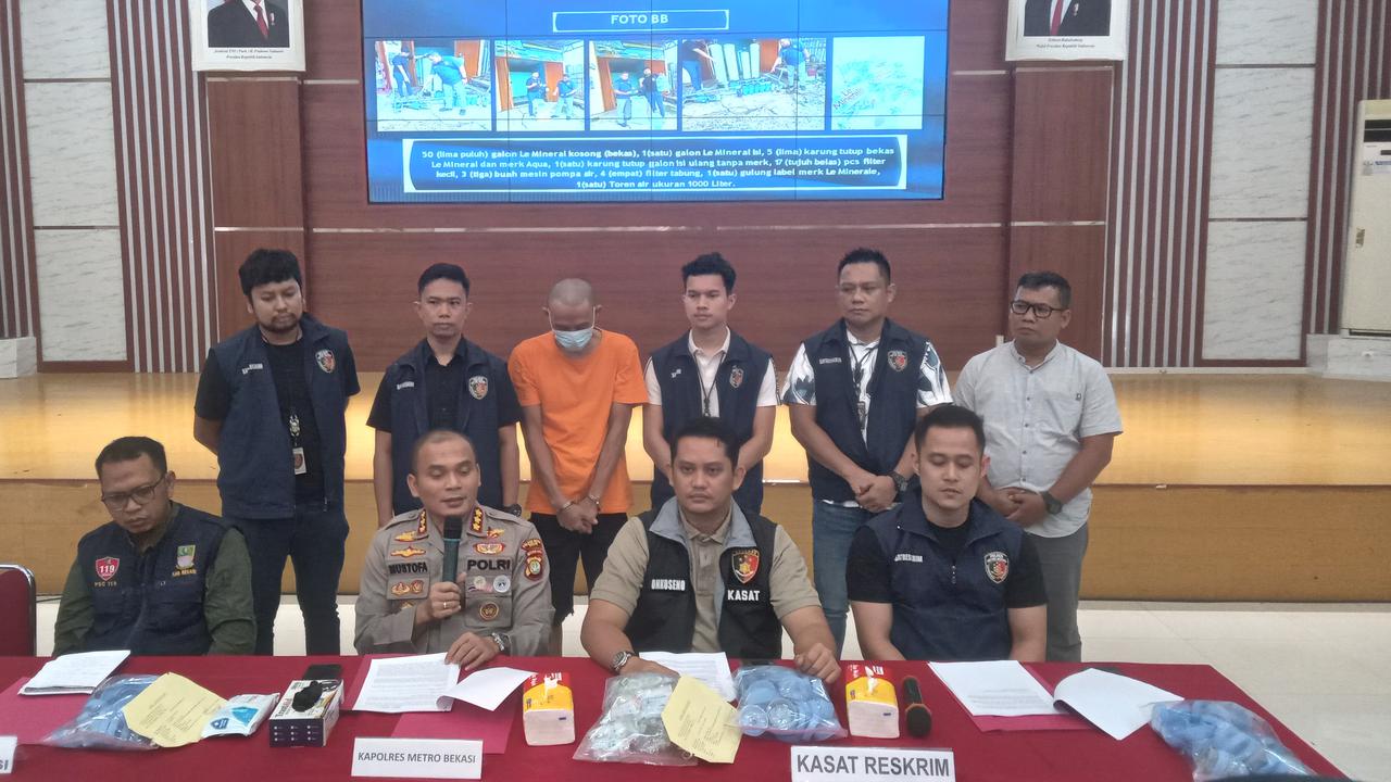 Modus Pemalsuan Produk Air Mineral di Bekasi, Pelaku Cuan Rp70 Juta