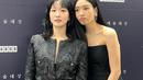 <p>Ahn Eun Jin dan Kim Go Eun adalah teman semasa sekolah. Siapa sangka keduanya punya kesempatan reuni di perhelatan Baeksang Arts 202(Foto: Instagram/ eunjin___a)</p>