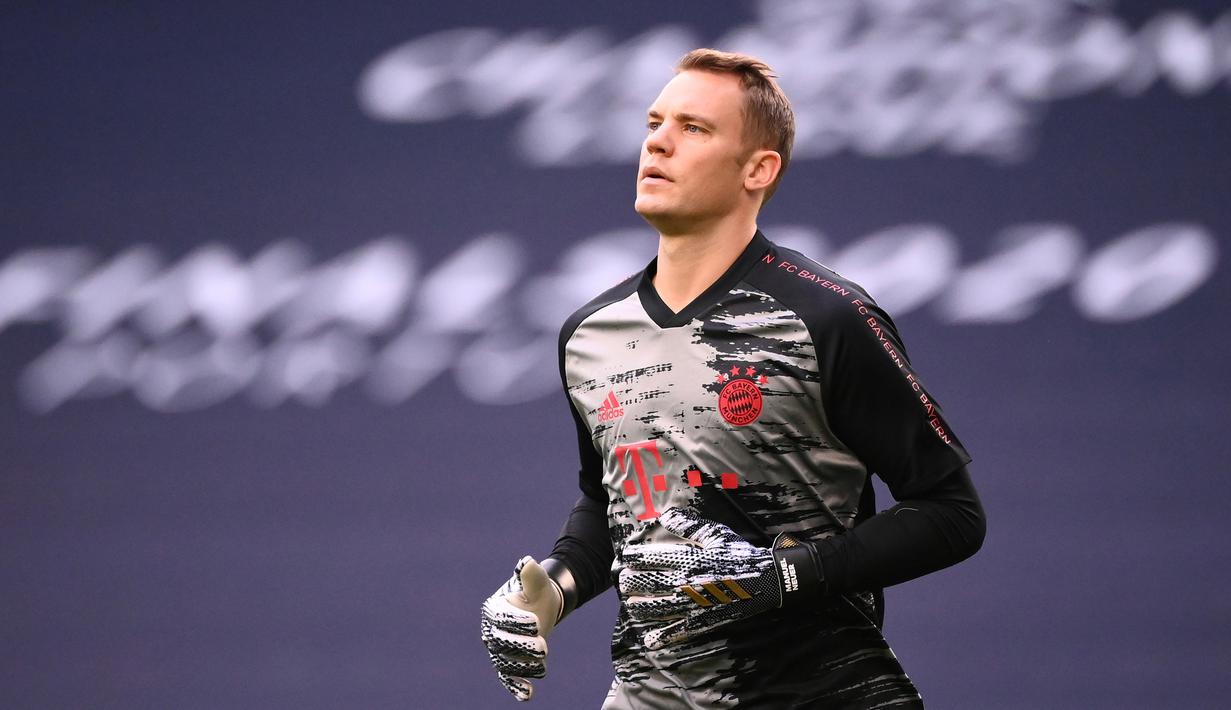 2. Manuel Neuer (Bayern Munchen) - Neuer sukses meraih gelar juara Liga Champions 2019/2020 bersama Bayern Munchen. Kiper berusia 34 tahun ini mendapat rating 6.88 berkat 6 kali melakukan clean sheet dan 8 kali kebobolan di Liga Champions musim ini. (AFP/Franck Fife/pool)