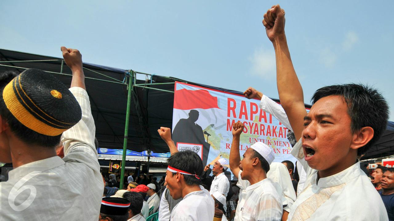 20160420-Spanduk Protes Penggusuran Menjamur di Luar Batang-Jakarta