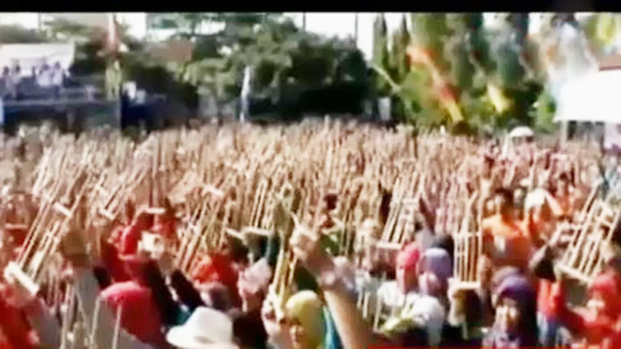 Ribuan Warga Hadiri Deklarasi Angklung Simbol Kabupaten Kuningan 