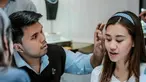 Romantisme Thariq terlihat saat menyibakkan rambut Aaliyah kala menjajal kalung emas. Pasangan yang dikabarkan segera menikah ini jadi sorotan di sebuah toko perhiasan. (Liputan6.com/IG/@aalthor.vibes)