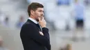 Steven Gerrard akhirnya kembali lagi ke Liga Inggris namun bukan menjadi pemain lagi melainkan sebagai pelatih kepala. Ia ditunjuk untuk menukangi Aston Villa usai mampu mengantar Glasgow Rangers menjuarai Liga Skotlandia dengan status tak terkalahkan pada musim lalu. (AFP/TT News/Andreas Hillergen)