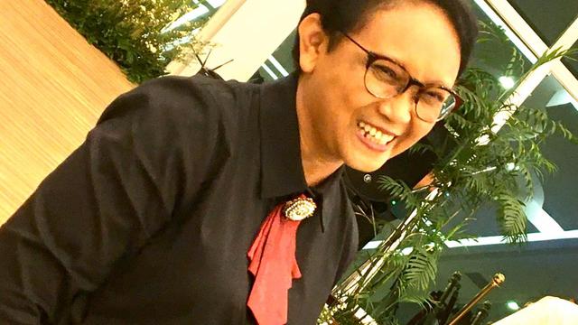 Ekspresi Menlu Retno Marsudi saat menghadiri nobar live streaming pembacaan hasil sidang umum PBB yang digelar di New York, Kamis, 17 Oktober 2019, Kementerian Luar Negeri RI, Jakarta. (Liputan6.com/Afra Augesti)