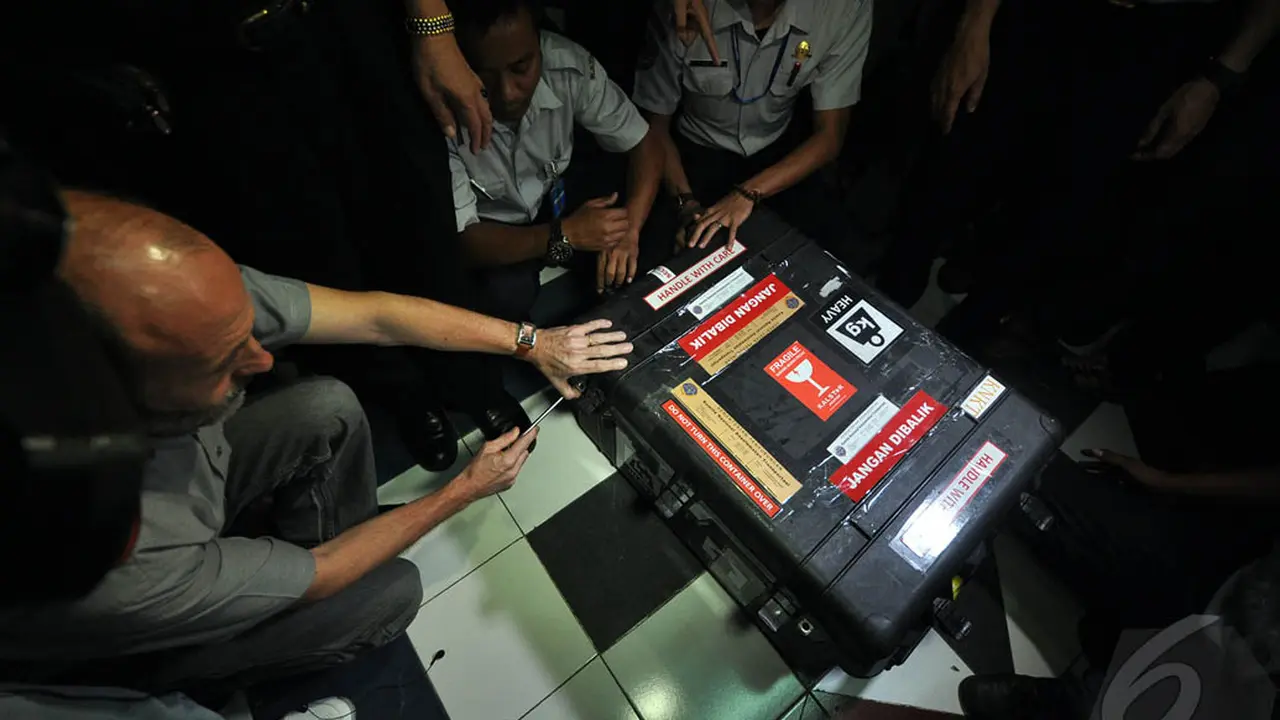Ini Black Box AirAsia QZ8501 yang Sudah Tiba di Jakarta