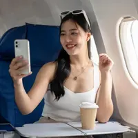 Ingin liburan nyaman tanpa masalah di pos pemeriksaan bandara? Ketahui dulu daftar makanan yang dilarang dibawa masuk di berbagai negara, dari Inggris hingga Singapura. Jangan sampai berakhir di tempat sampah atau berujung denda besar! (Foto dok: Freepik/thanyakij-12).