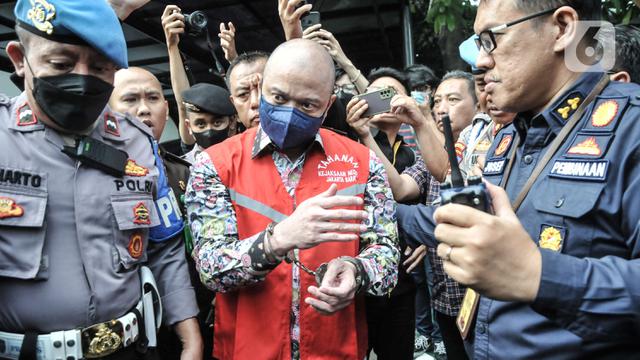 Teddy Minahasa dkk Resmi Jadi Tahanan Kejari Jakarta Barat