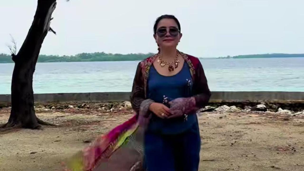 Potret Terbaru Mayangsari Liburan Bareng Keluarga, Outfitnya Dipuji Sopan