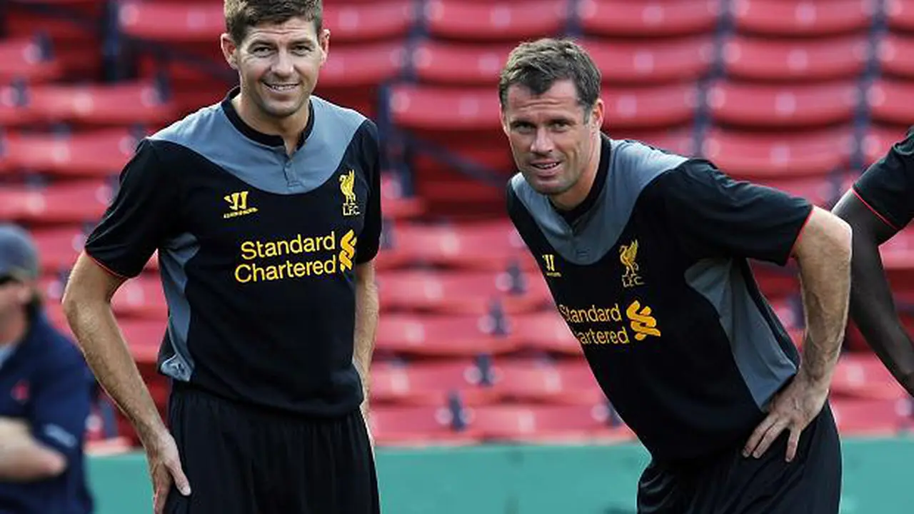 Steven Gerrard dan Jamie Carragher