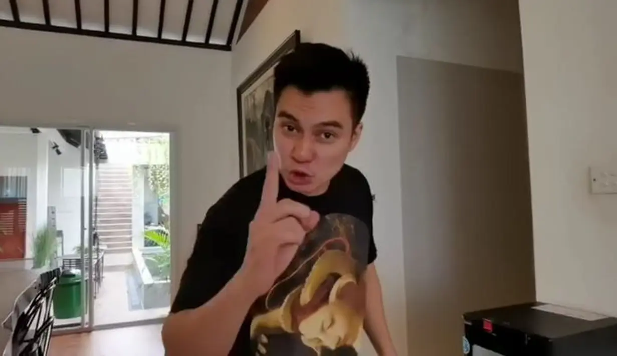 Hingga akhirnya Baim kembali ke dunia hiburan. Itu pun bukan hal mudah, ia harus mencari PH dengan perjuangan ekstra agar dapat diterima. Ia pun mulai diterima di rumah produksi dan melanjutkan kariernya sampai sekarang. (Instagram/baimwong)