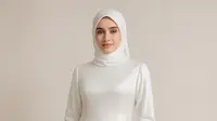 7 Cara Islami Padu Padan Dress Putih agar Cocok di Acara Resmi