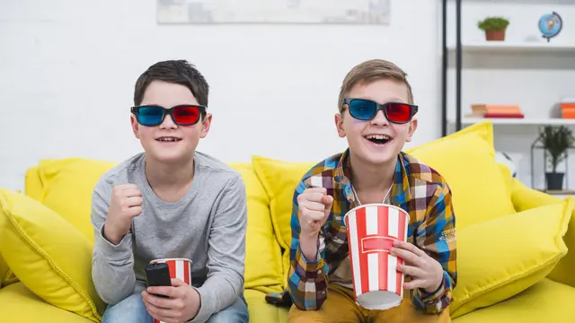 Dampak Positif dan Negatif Menonton Film Animasi Bagi Anak (photo by freepik.com)