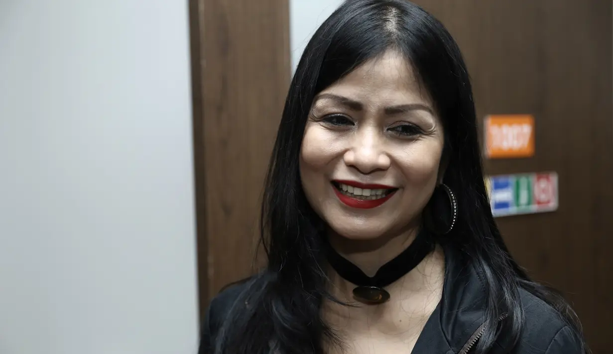 Meski telah resmi menikah, Linggasuri juga dibebaskan menekuni kariernya di dunia entertainment. Tapi kini, Lingga lebih banyak bisnis dibanding karier yang melejitkan namanya. (Galih W. Satria/Bintang.com)