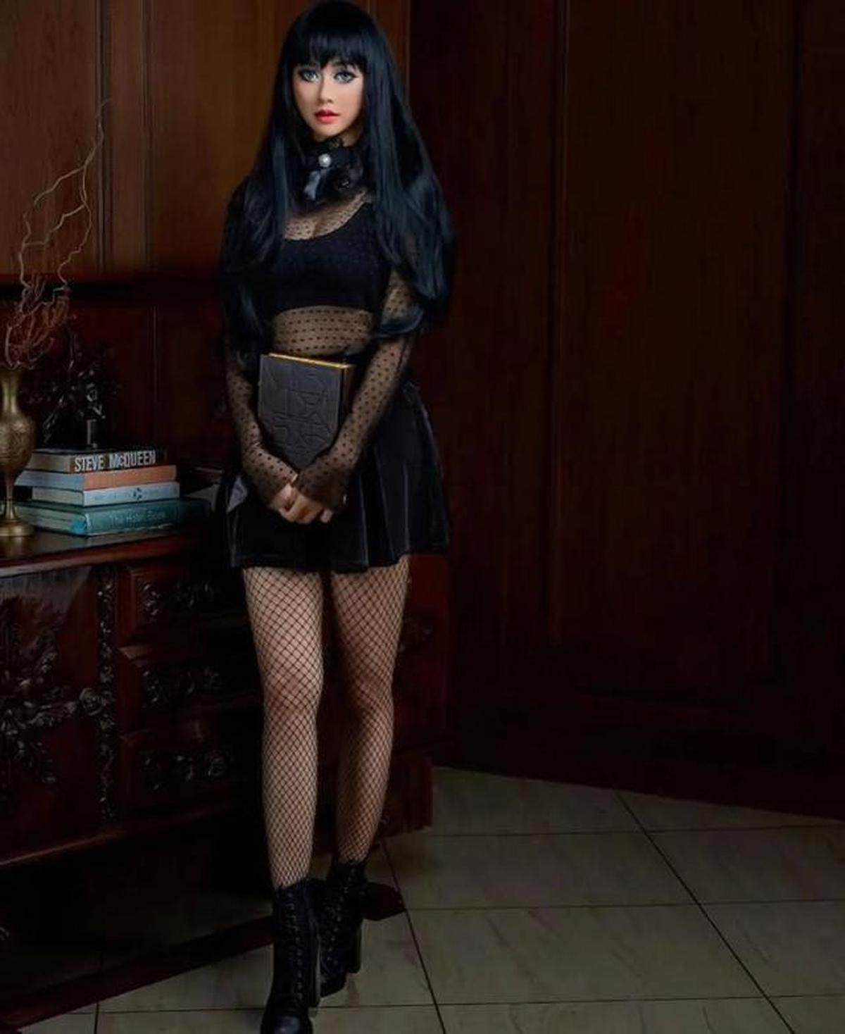 7 Potret Lawas Aura Kasih yang Cantik Sejak Dulu, Saat TK Mirip Arabella