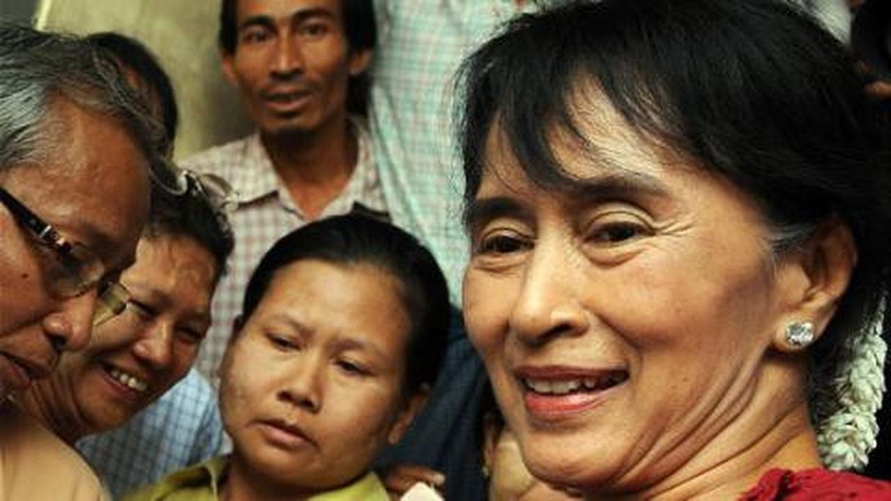 Suu Kyi menjadi anggota parlemen Myanmar untuk pertama kali 
