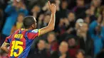 Gelandang Barcelona Seydou Keita merayakan gol ke gawang Real Zaragoza dalam lanjutan La Liga di Nou Camp pada 5 Maret 2011. AFP PHOTO/LLUIS GENE