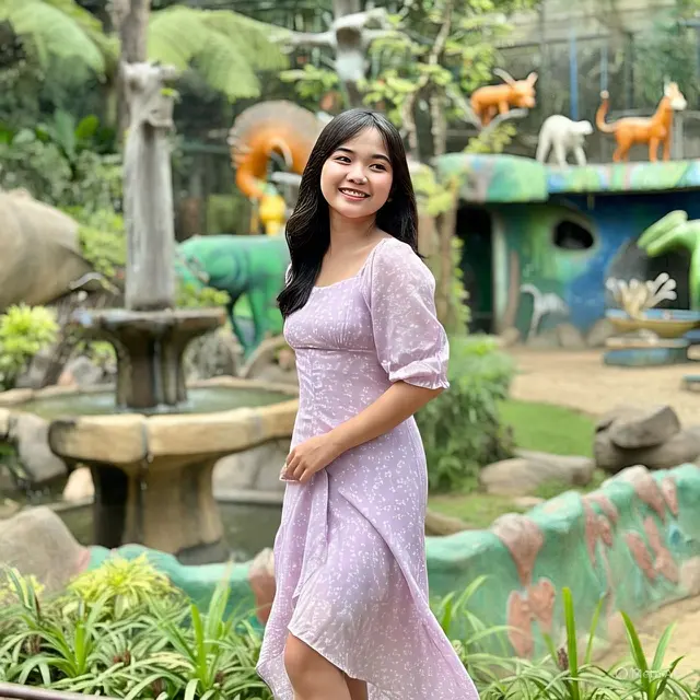 Outfit ke Kebun Binatang Dress Casual yang Effortless dan Stunning