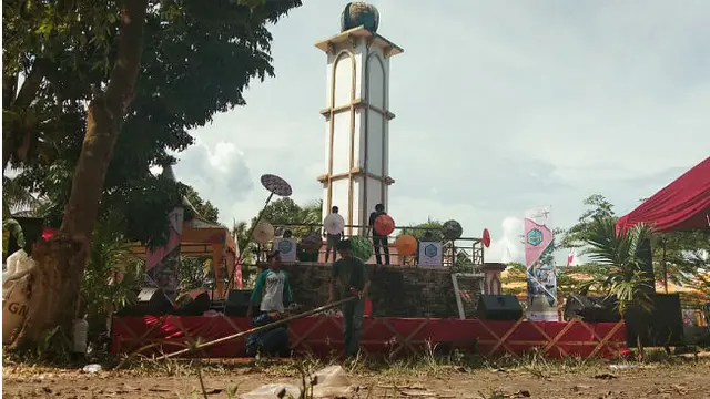 Desa Lipat Kain, Datuok Kombuok dan Dua Kendi Ajaibnya
