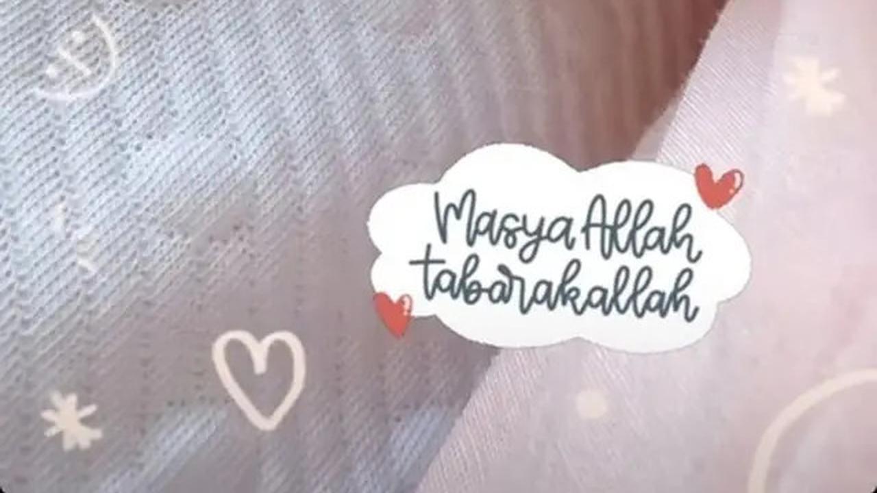 Jalani Pemotretan Newborn, Ini 6 Potret Bebingah Anak Erina Gudono yang Masih Ditutupi