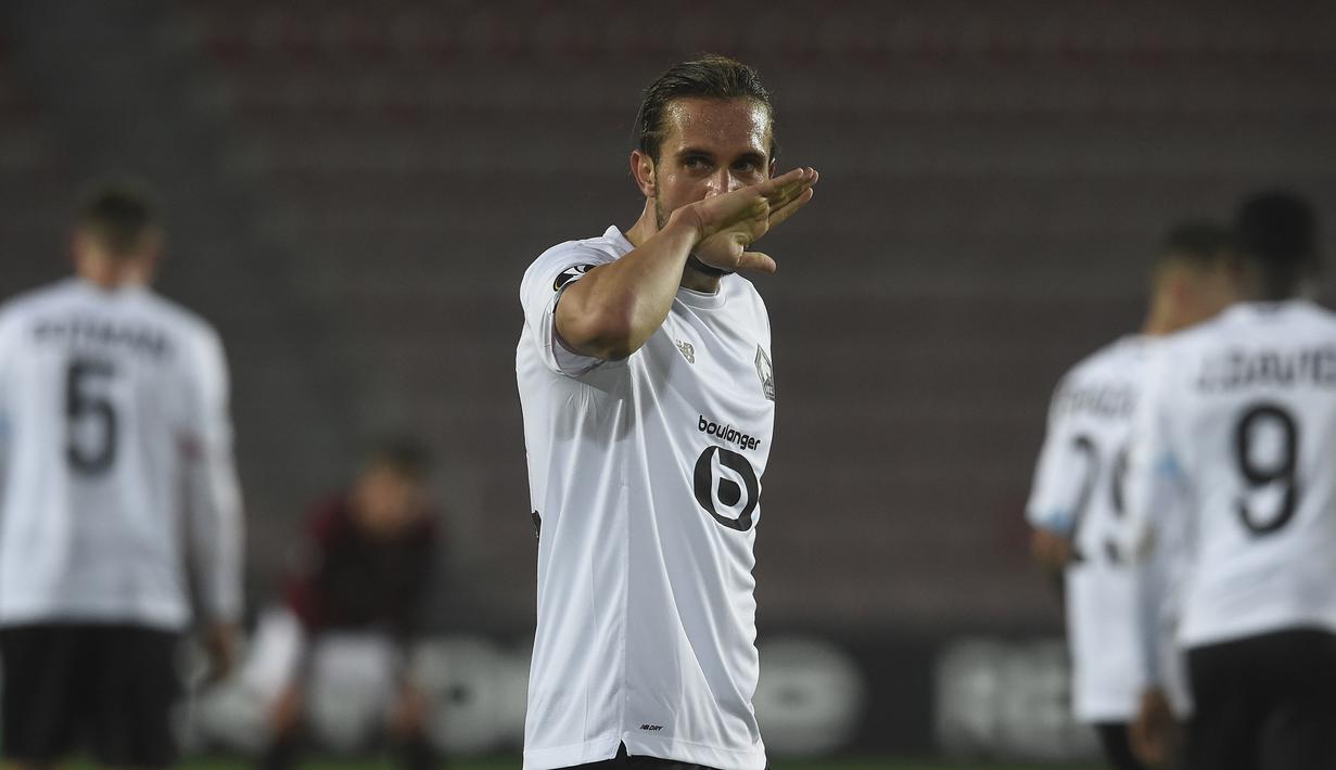 1. Yusuf Yazici (23 tahun/ Lille, Prancis) - Striker berkebangsaan Turki ini sudah membuat dua kali hattrick, yaitu saat menang atas Sparta Praha 4-1 (22/10/2020) dan saat mengalahkan AC Milan 3-0 (5/11/2020). (AFP/Michal Cizek)