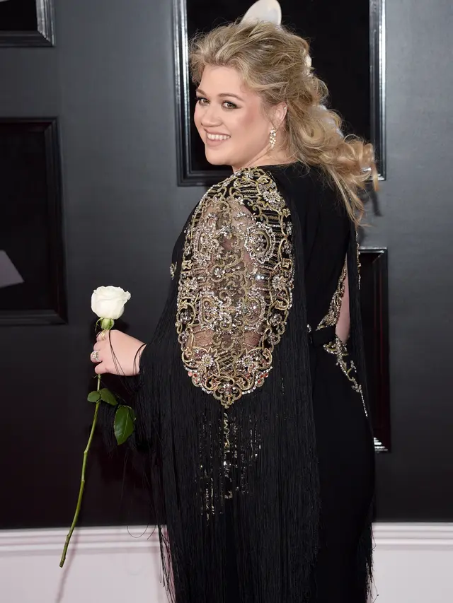 Mawar Putih di Karpet Merah Grammy