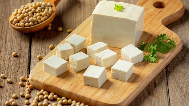 Tahu atau Tofu. Foto: Freepik:Jcomp