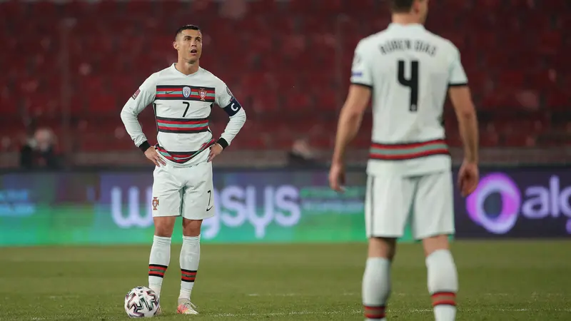 FOTO: Diogo Jota Cetak Brace, Portugal Ditahan Imbang Serbia 2-2 - Cristano Ronaldo