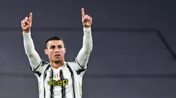 1. Cristiano Ronaldo (132 gol) - Pemain asal Portugal ini terus menambah jumlah golnya di Liga Champions. Cristiano Ronaldo tercatat telah mengoleksi 132 gol di Liga Champions bersama Manchester United, Barcelona dan Juventus. (AFP/Miguel Medina)