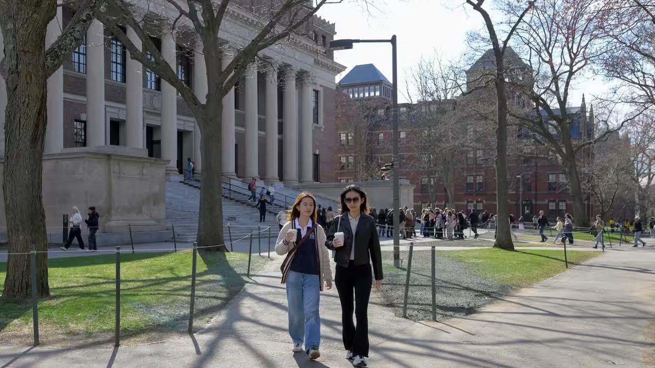 Trump Larang Universitas Harvard Terima Mahasiswa Asing karena Dianggap Anti-Amerika, Anti-Semit, dan Pro-Teroris