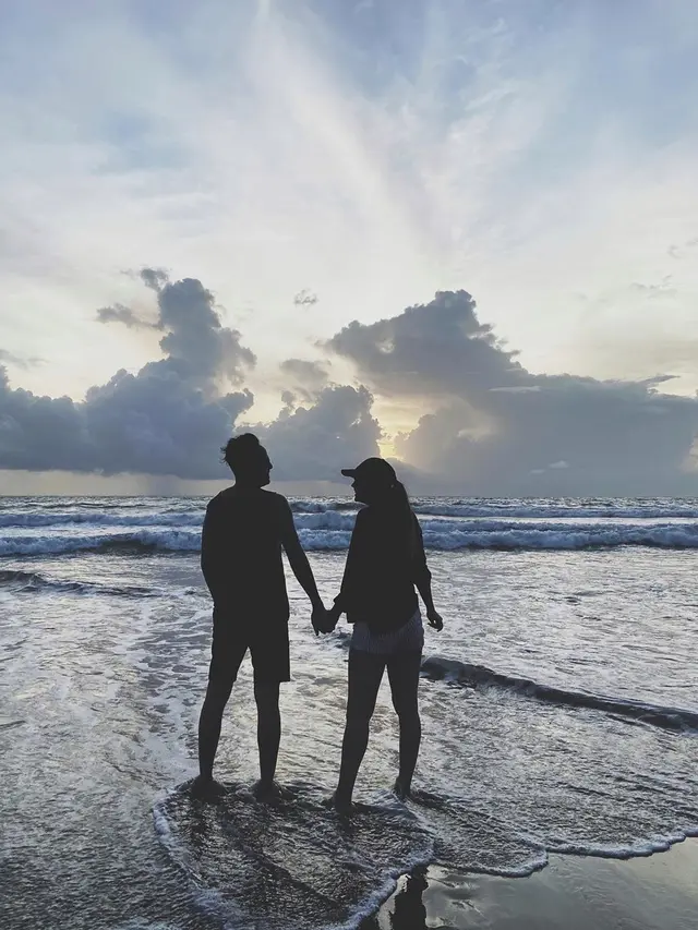 Beda Usia 11 Tahun, Ini 6 Momen Manis Jerry Likumahwa dan Raquel Katie