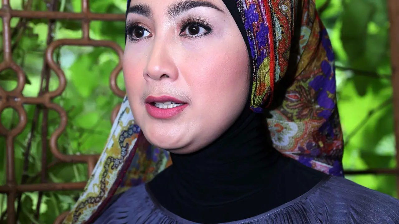 [Bintang] Desy Ratnasari