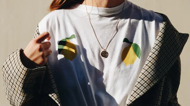 Cute & Artsy, Ini 4 Fashion Item yang Cocok Digunakan saat Hangout ke Coffee Shop Estetik