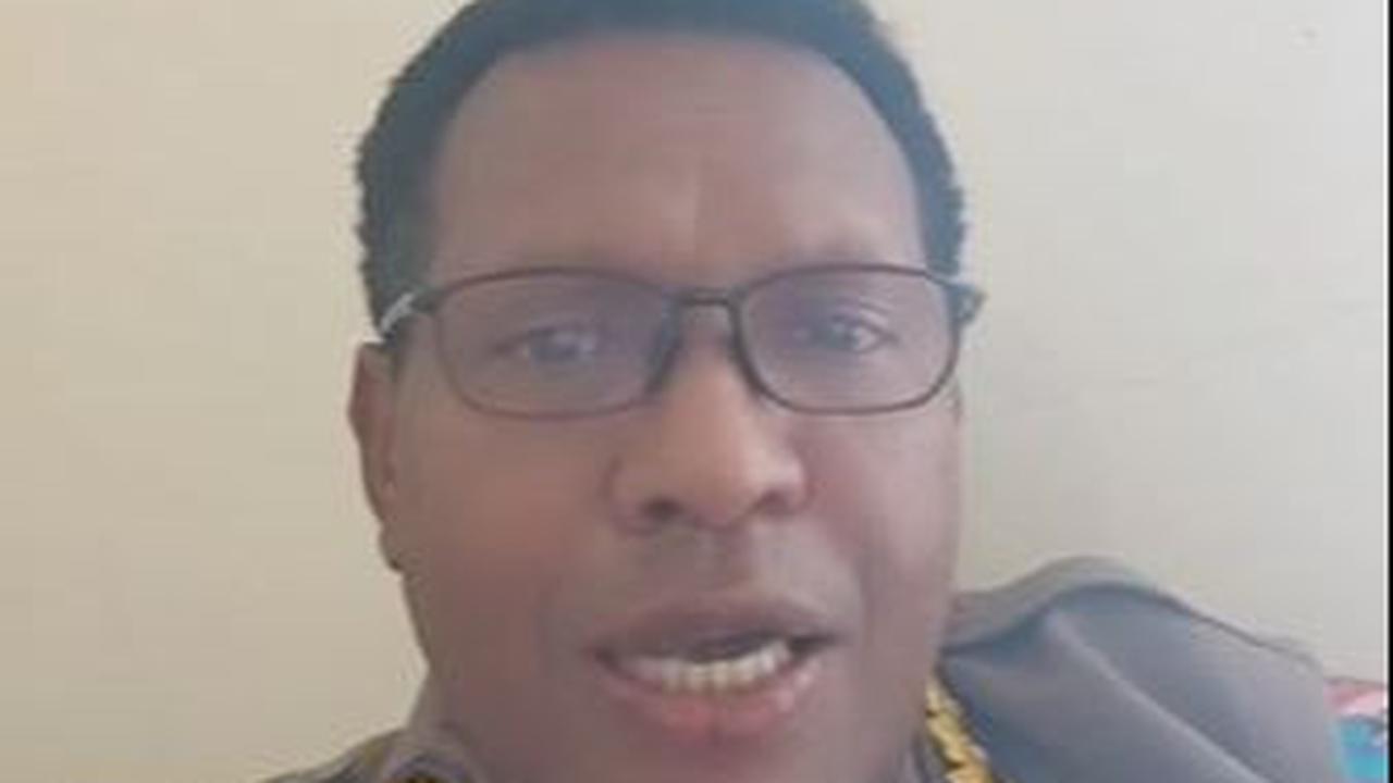 Perwira menengah yang kini menjabat sebagai Auditor Kepolisian Madya TK.III Itwasda Polda Papua Kombes Pol Andi Yoseph Enoch membagikan cerita rumitnya proses pendaftaran menjadi seorang perwira.