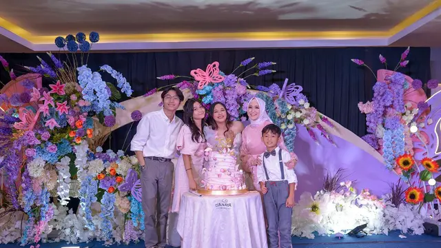 Jalani Perceraian, Ini 7 Potret Okie Agustina Bareng Keempat Buah Hatinya