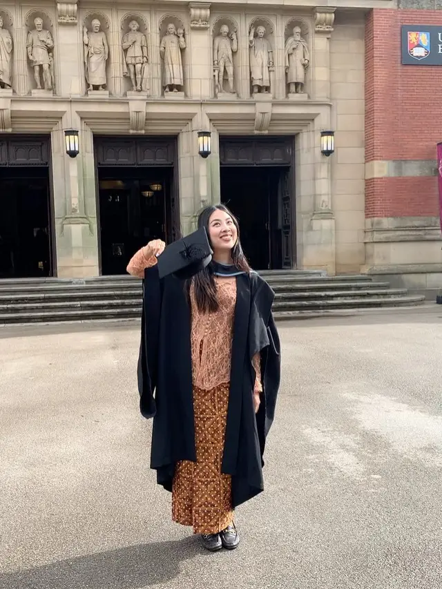 7 Momen Wisuda Mezzaluna Putri Bimbim Slank di University of Birmingham